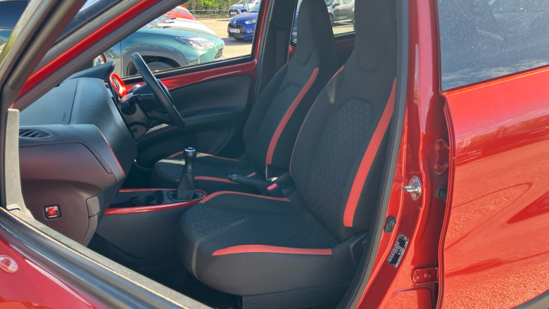 Toyota Aygo X 1.0 VVT-i Edge 5dr Petrol Hatchback